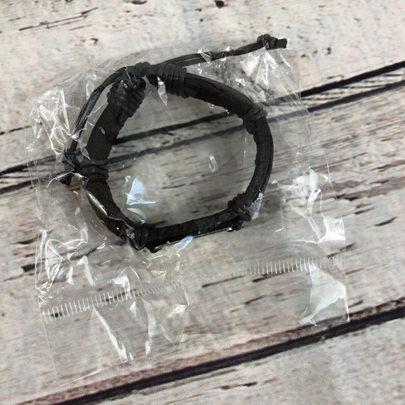 My Story Isn't Over Yet -Leather Wax Cord Bracelet - Picture 4 of 7